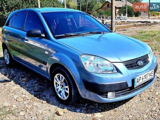 Киа Рио, объемом двигателя 1.4 л и пробегом 174 тыс. км за 3900 $, фото 2 на Automoto.ua