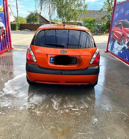 Киа Рио, объемом двигателя 1.6 л и пробегом 195 тыс. км за 4200 $, фото 7 на Automoto.ua