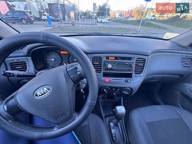 Киа Рио, объемом двигателя 1.4 л и пробегом 212 тыс. км за 3900 $, фото 6 на Automoto.ua
