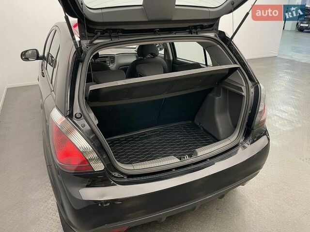 Киа Рио, объемом двигателя 1.4 л и пробегом 136 тыс. км за 5476 $, фото 6 на Automoto.ua
