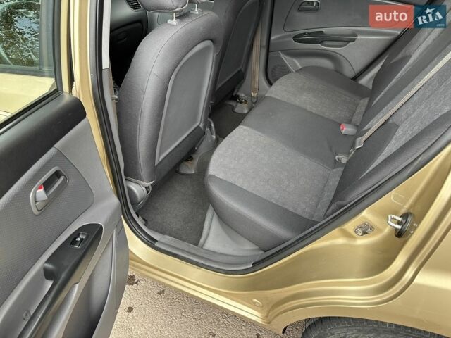 Киа Рио, объемом двигателя 1.4 л и пробегом 112 тыс. км за 5350 $, фото 11 на Automoto.ua