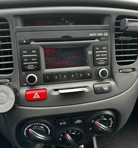 Киа Рио, объемом двигателя 1.4 л и пробегом 87 тыс. км за 6300 $, фото 5 на Automoto.ua