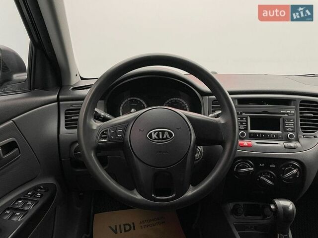 Киа Рио, объемом двигателя 1.4 л и пробегом 136 тыс. км за 5476 $, фото 10 на Automoto.ua