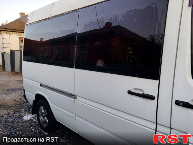 Киа Рио, объемом двигателя 1.4 л и пробегом 200 тыс. км за 3100 $, фото 2 на Automoto.ua