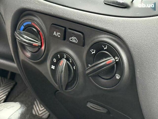 Кіа Ріо, об'ємом двигуна 1.4 л та пробігом 166 тис. км за 6000 $, фото 19 на Automoto.ua