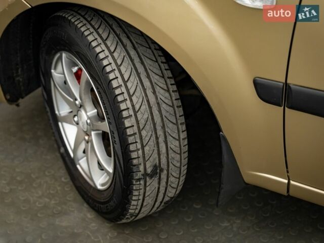 Киа Рио, объемом двигателя 1.4 л и пробегом 140 тыс. км за 5934 $, фото 7 на Automoto.ua
