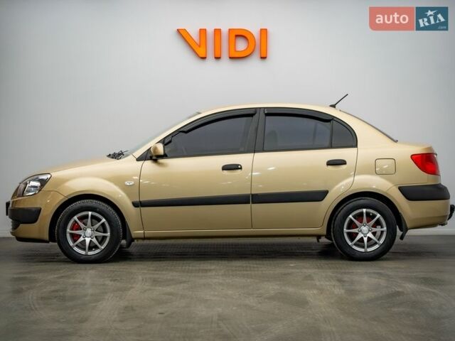 Киа Рио, объемом двигателя 1.4 л и пробегом 140 тыс. км за 5934 $, фото 2 на Automoto.ua