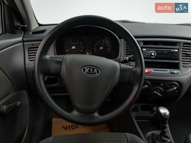 Киа Рио, объемом двигателя 1.4 л и пробегом 140 тыс. км за 5934 $, фото 11 на Automoto.ua