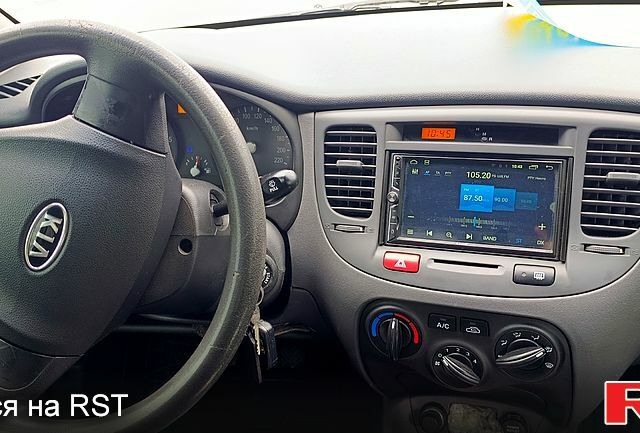 Кіа Ріо, об'ємом двигуна 15 л та пробігом 287 тис. км за 5000 $, фото 4 на Automoto.ua