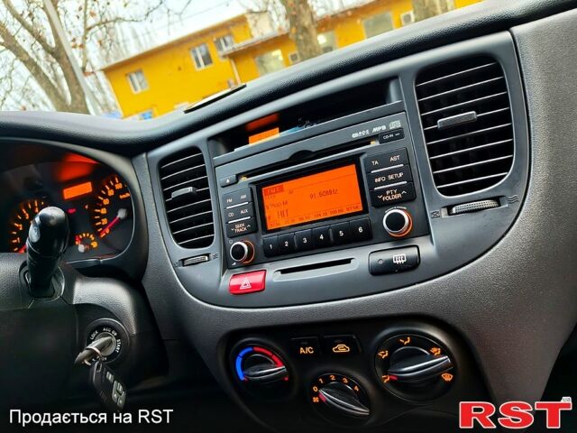 Киа Рио, объемом двигателя 1.4 л и пробегом 149 тыс. км за 5800 $, фото 5 на Automoto.ua