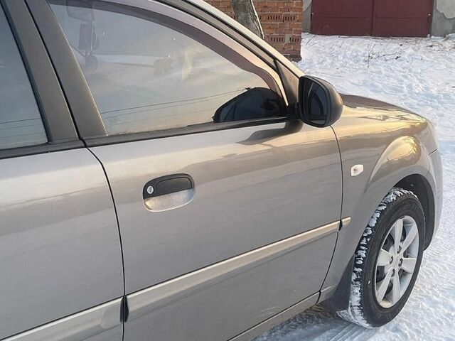 Киа Рио, объемом двигателя 1.4 л и пробегом 340 тыс. км за 3700 $, фото 8 на Automoto.ua