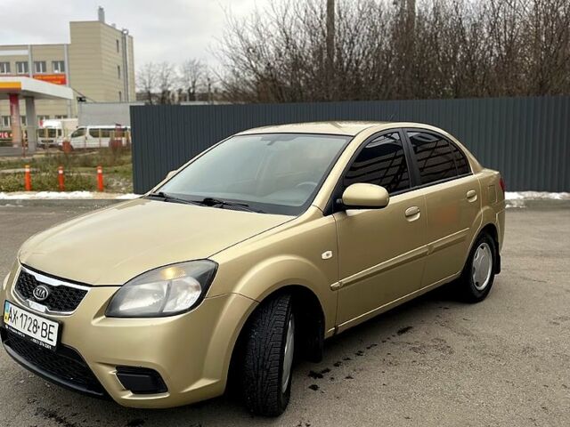 Киа Рио, объемом двигателя 1.4 л и пробегом 192 тыс. км за 5300 $, фото 1 на Automoto.ua