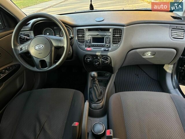 Киа Рио, объемом двигателя 0 л и пробегом 230 тыс. км за 4500 $, фото 3 на Automoto.ua
