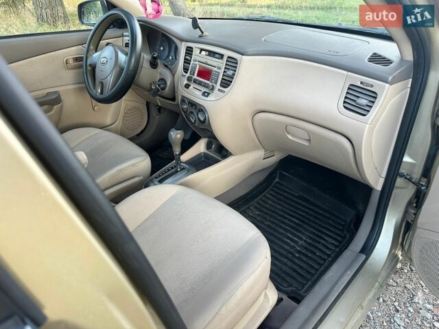 Кіа Ріо, об'ємом двигуна 1.6 л та пробігом 271 тис. км за 4000 $, фото 8 на Automoto.ua