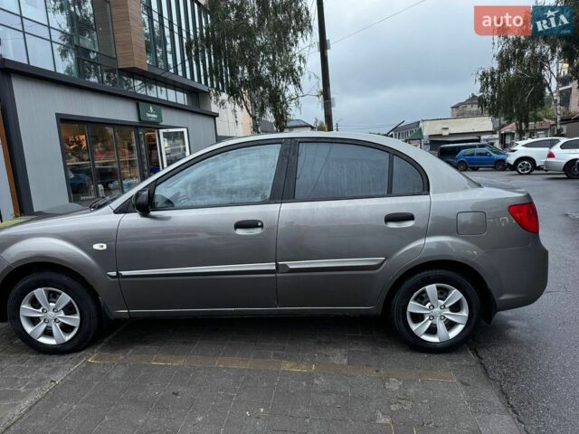 Киа Рио, объемом двигателя 1.4 л и пробегом 310 тыс. км за 3000 $, фото 4 на Automoto.ua