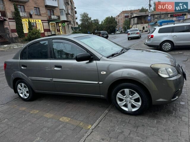 Киа Рио, объемом двигателя 1.4 л и пробегом 310 тыс. км за 3000 $, фото 2 на Automoto.ua