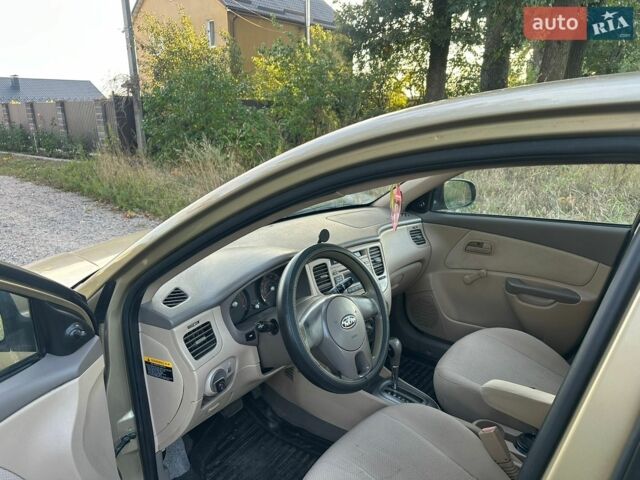 Кіа Ріо, об'ємом двигуна 1.6 л та пробігом 271 тис. км за 4000 $, фото 5 на Automoto.ua