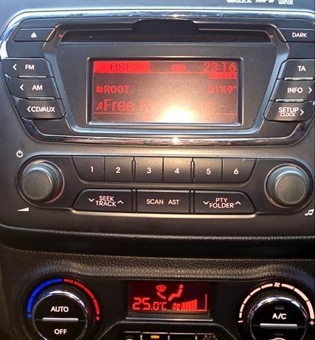 Киа Рио, объемом двигателя 1.6 л и пробегом 231 тыс. км за 5800 $, фото 7 на Automoto.ua