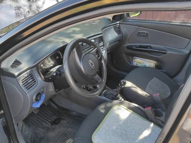 Киа Рио, объемом двигателя 1.4 л и пробегом 222 тыс. км за 7000 $, фото 4 на Automoto.ua