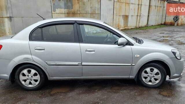 Киа Рио, объемом двигателя 1.4 л и пробегом 102 тыс. км за 1950 $, фото 3 на Automoto.ua