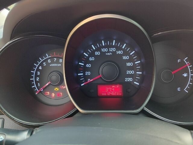 Киа Рио, объемом двигателя 1.4 л и пробегом 125 тыс. км за 7100 $, фото 3 на Automoto.ua
