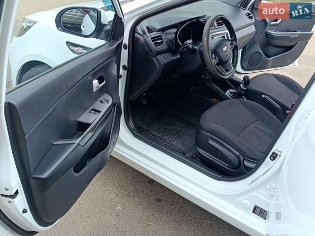 Кіа Ріо, об'ємом двигуна 1.4 л та пробігом 99 тис. км за 6500 $, фото 32 на Automoto.ua