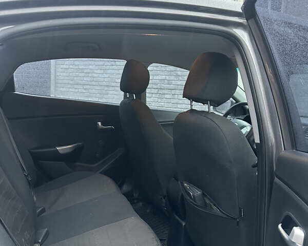 Киа Рио, объемом двигателя 1.4 л и пробегом 100 тыс. км за 8200 $, фото 15 на Automoto.ua