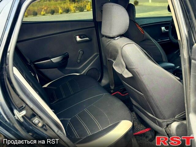 Киа Рио, объемом двигателя 1.4 л и пробегом 250 тыс. км за 6500 $, фото 6 на Automoto.ua
