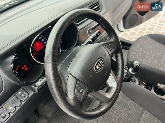 Кіа Ріо, об'ємом двигуна 1.59 л та пробігом 42 тис. км за 9600 $, фото 41 на Automoto.ua