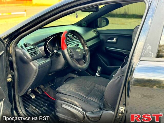 Киа Рио, объемом двигателя 1.4 л и пробегом 250 тыс. км за 6500 $, фото 4 на Automoto.ua