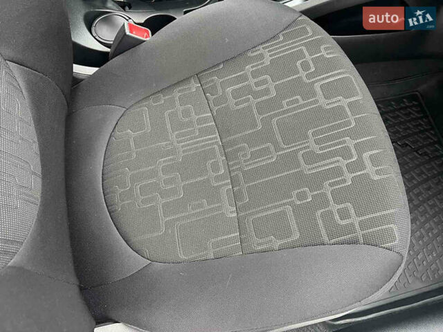 Кіа Ріо, об'ємом двигуна 1.59 л та пробігом 42 тис. км за 9600 $, фото 51 на Automoto.ua