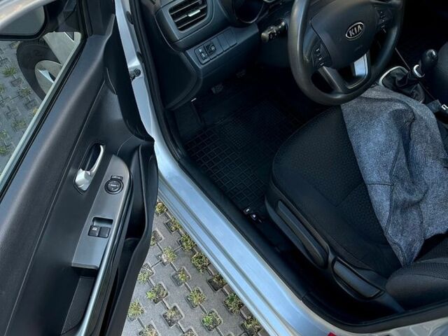 Кіа Ріо, об'ємом двигуна 1.4 л та пробігом 119 тис. км за 6899 $, фото 5 на Automoto.ua
