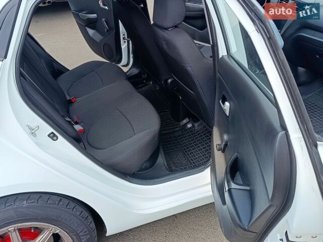 Кіа Ріо, об'ємом двигуна 1.4 л та пробігом 99 тис. км за 6500 $, фото 29 на Automoto.ua