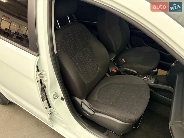 Кіа Ріо, об'ємом двигуна 1.6 л та пробігом 130 тис. км за 7944 $, фото 13 на Automoto.ua