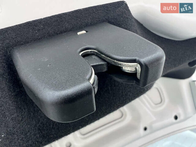 Кіа Ріо, об'ємом двигуна 1.59 л та пробігом 42 тис. км за 9600 $, фото 13 на Automoto.ua