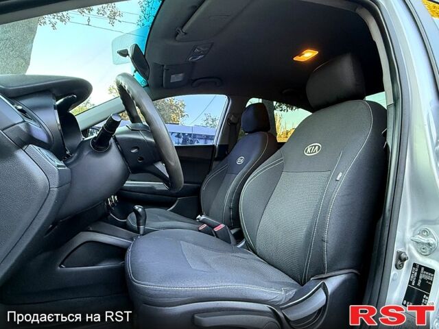 Кіа Ріо, об'ємом двигуна 1.6 л та пробігом 254 тис. км за 8499 $, фото 7 на Automoto.ua