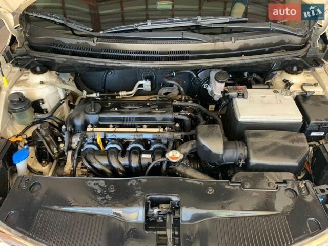 Киа Рио, объемом двигателя 1.4 л и пробегом 70 тыс. км за 9500 $, фото 4 на Automoto.ua