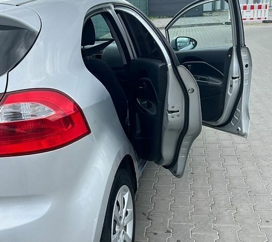 Кіа Ріо, об'ємом двигуна 1.2 л та пробігом 123 тис. км за 6500 $, фото 3 на Automoto.ua