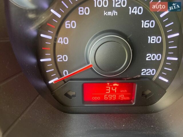Киа Рио, объемом двигателя 1.4 л и пробегом 70 тыс. км за 9500 $, фото 3 на Automoto.ua