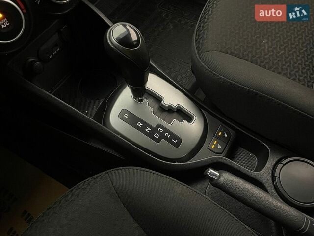 Киа Рио, объемом двигателя 1.4 л и пробегом 76 тыс. км за 9817 $, фото 12 на Automoto.ua