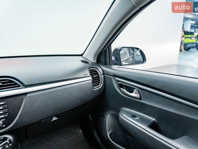 Кіа Ріо, об'ємом двигуна 1.4 л та пробігом 64 тис. км за 10502 $, фото 10 на Automoto.ua