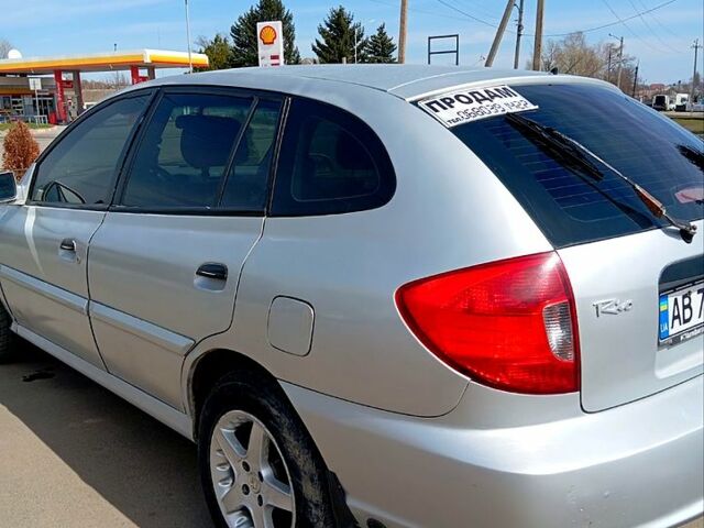 Киа Рио, объемом двигателя 1.3 л и пробегом 374 тыс. км за 3000 $, фото 7 на Automoto.ua