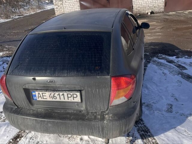 Желтый Киа Рио, объемом двигателя 1.3 л и пробегом 328 тыс. км за 1600 $, фото 2 на Automoto.ua