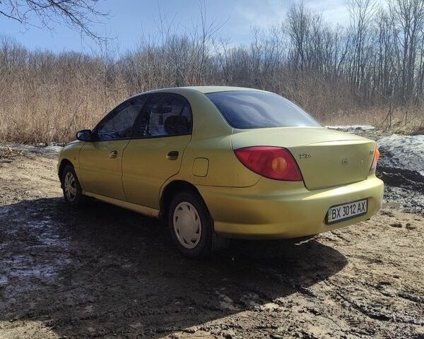 Жовтий Кіа Ріо, об'ємом двигуна 1.34 л та пробігом 270 тис. км за 1600 $, фото 2 на Automoto.ua