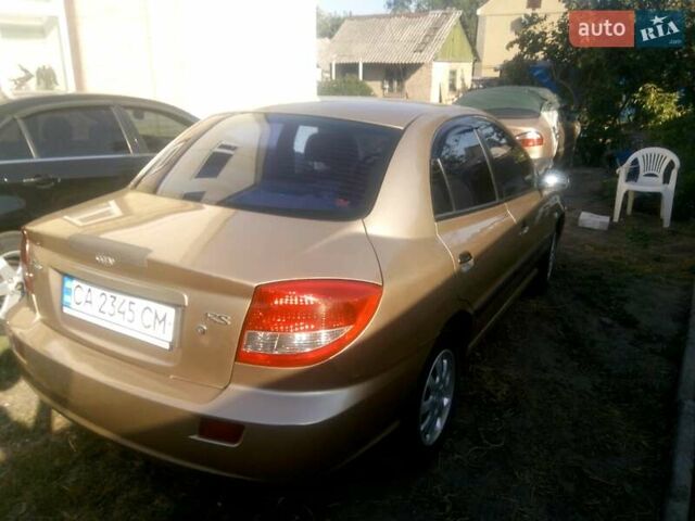 Желтый Киа Рио, объемом двигателя 1.3 л и пробегом 150 тыс. км за 3950 $, фото 3 на Automoto.ua