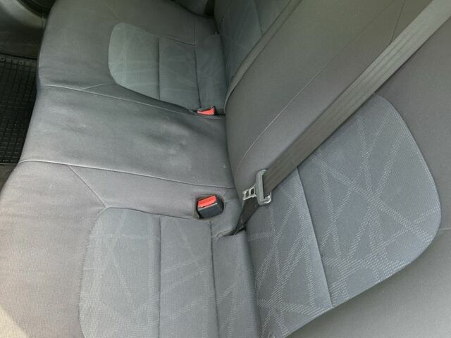 Желтый Киа Рио, объемом двигателя 1.6 л и пробегом 145 тыс. км за 8800 $, фото 12 на Automoto.ua