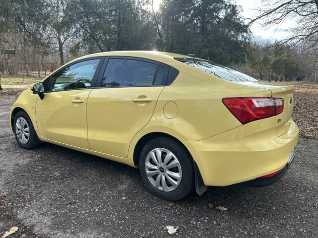 Желтый Киа Рио, объемом двигателя 1.6 л и пробегом 145 тыс. км за 8800 $, фото 5 на Automoto.ua