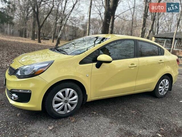 Жовтий Кіа Ріо, об'ємом двигуна 1.59 л та пробігом 140 тис. км за 8999 $, фото 3 на Automoto.ua