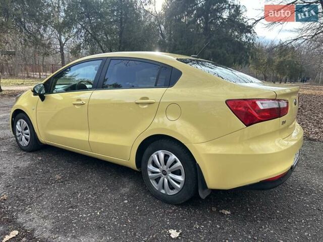 Жовтий Кіа Ріо, об'ємом двигуна 1.6 л та пробігом 140 тис. км за 8700 $, фото 2 на Automoto.ua
