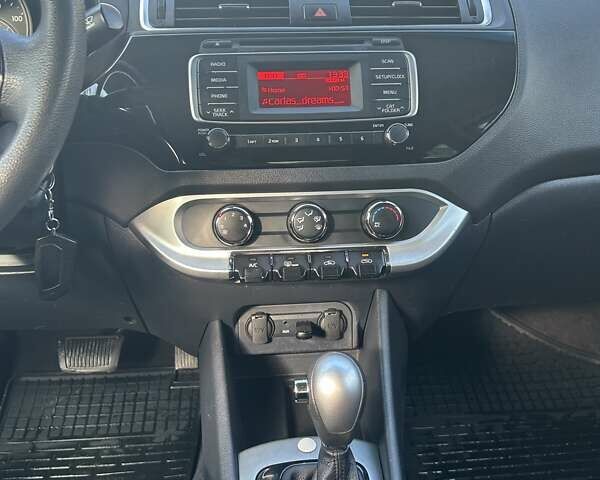 Жовтий Кіа Ріо, об'ємом двигуна 1.6 л та пробігом 140 тис. км за 8700 $, фото 8 на Automoto.ua